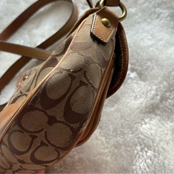 Coach Brown Tan Crossbody Bag - Picture 7 of 16